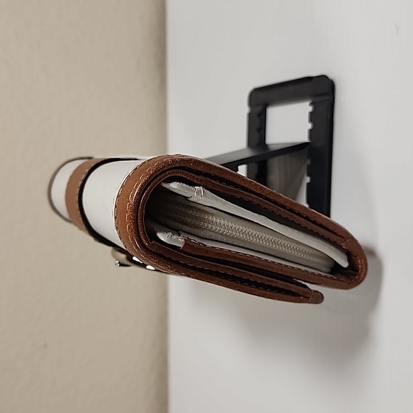 Vintage Coach Soho Wallet - Picture 7 of 16